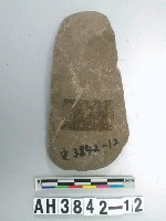 藏品(中型舌刃打製石斧)的圖片